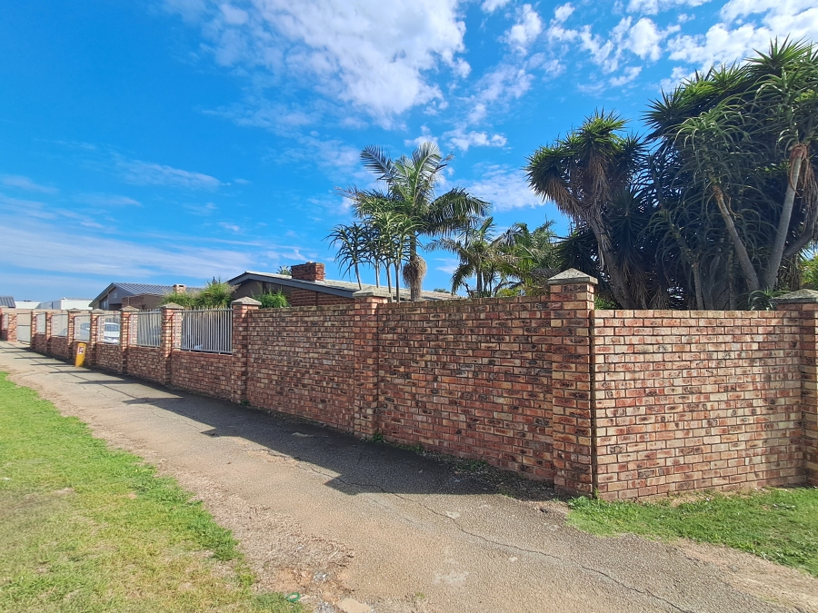 4 Bedroom Property for Sale in Manor Heights Eastern Cape
